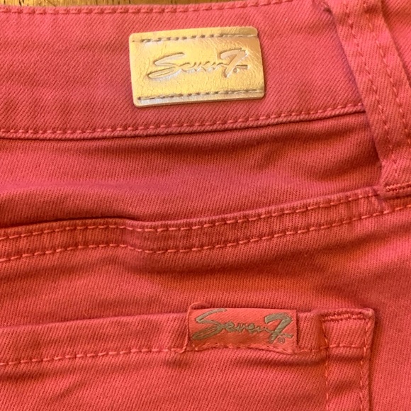 Seven7 denim shorts Size 10 Rose Pink Frayed Hem Button Zip Closure Casual - Picture 6 of 8